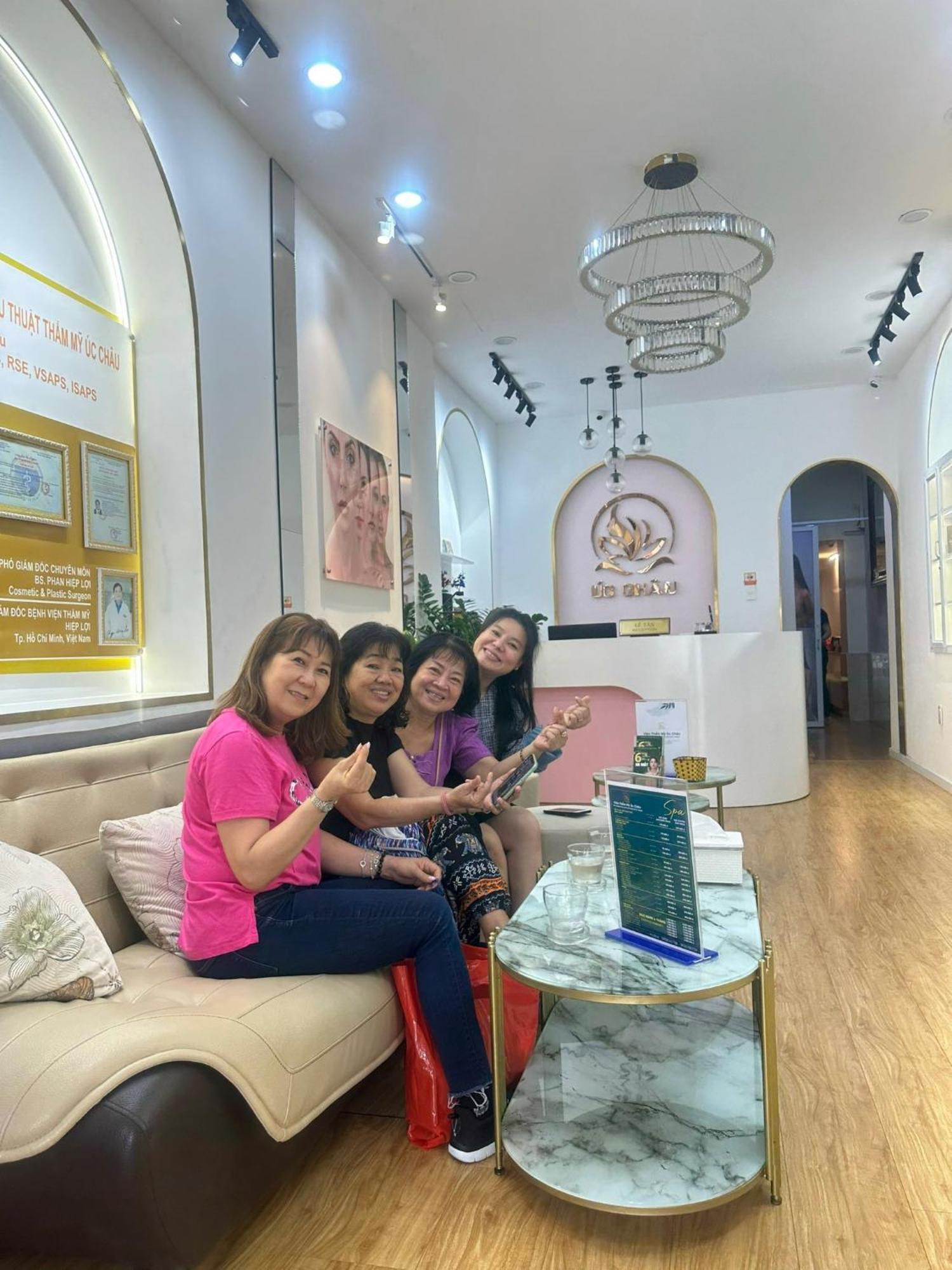 Golden Uc Chau House & Spa Хошимин Экстерьер фото